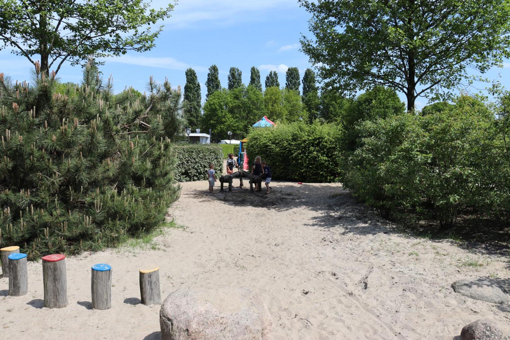 Holiday Park Duinhoeve Udenhout Exterior photo